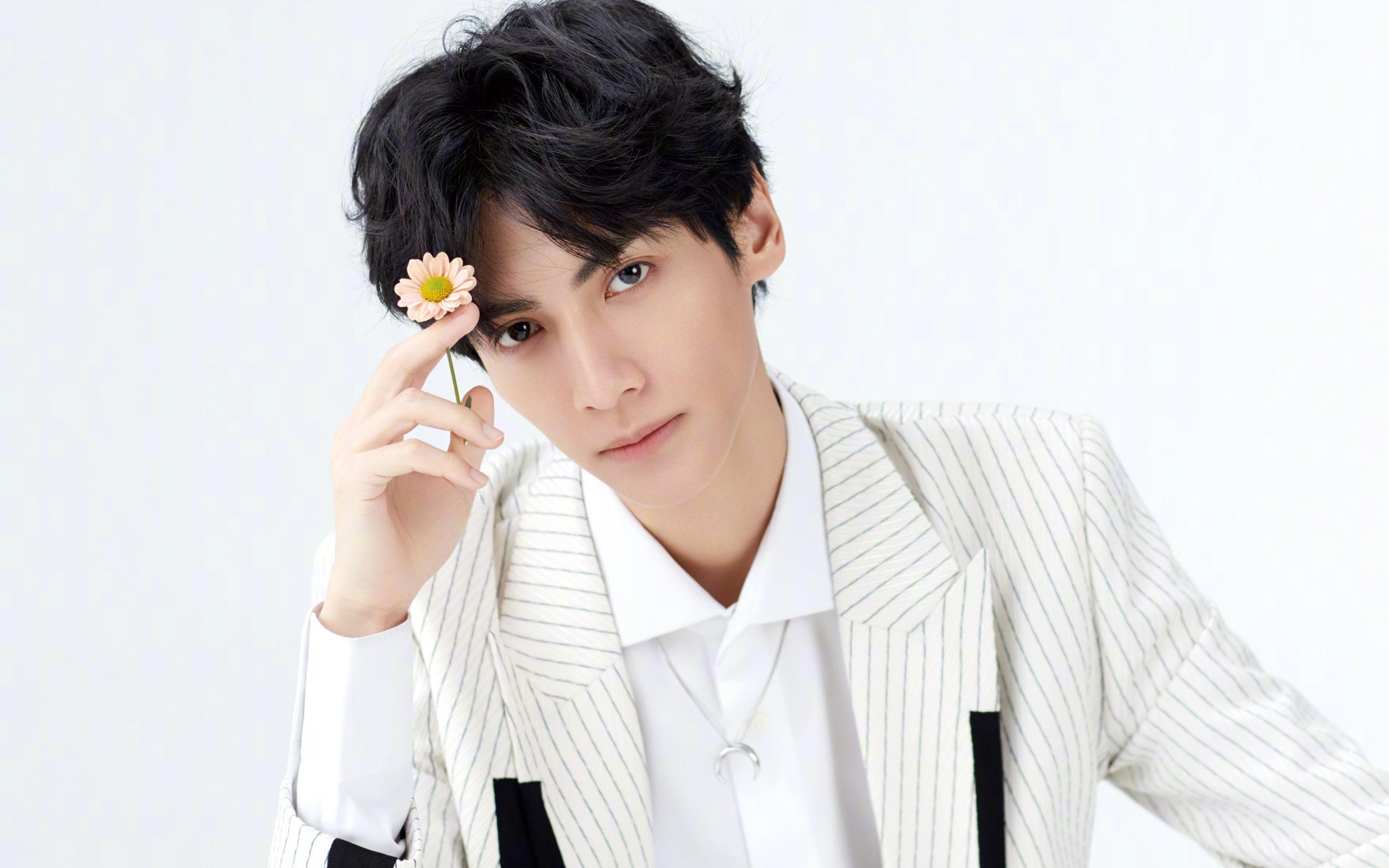 爱游戏中国官方登录入口网站-雄鹿替补席表现出色，球队深度得到体现，雄鹿休赛期引援