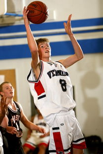 爱游戏综合娱乐-国足阵地战与快攻效率比较，足球阵地战的战术有哪些