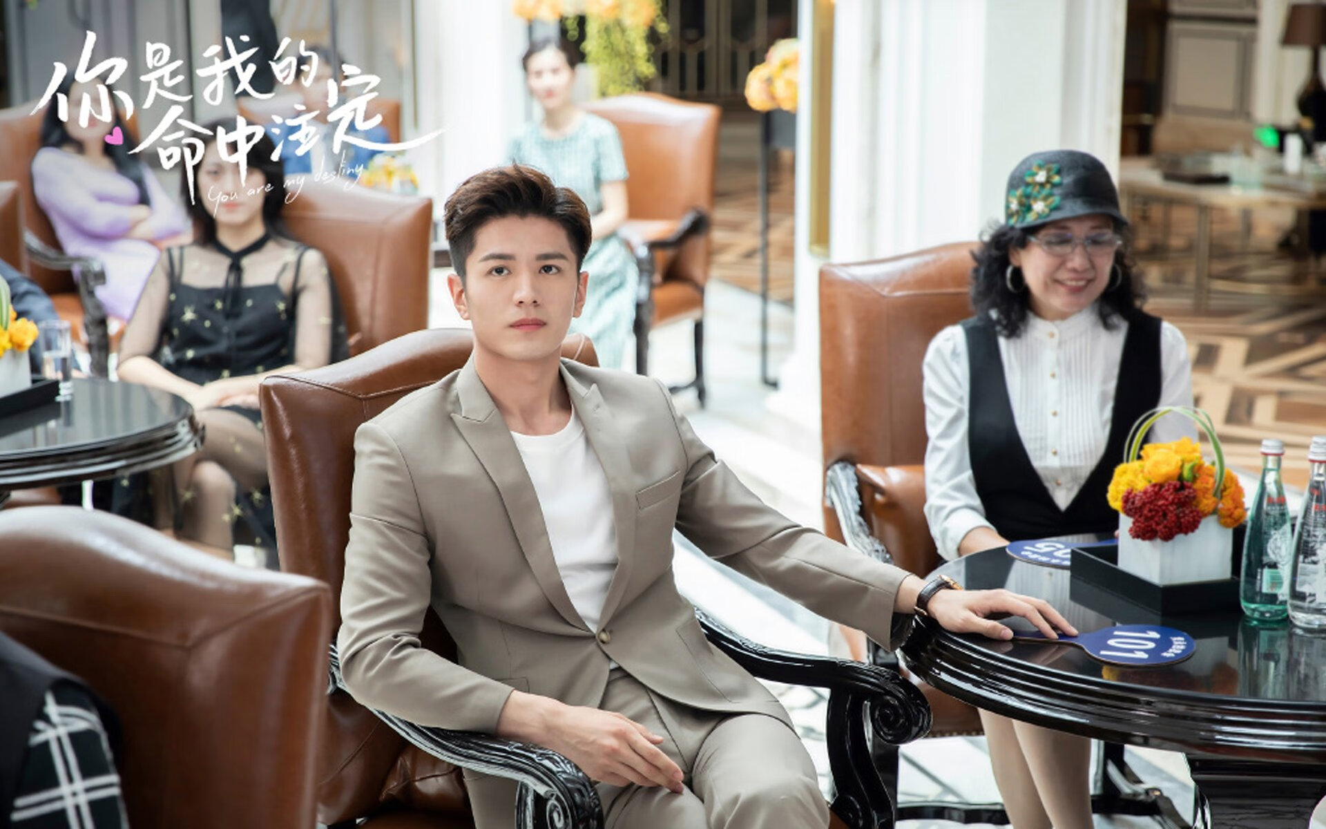 AYX官网-校园足球通过开放课模式吸引学生家长共同参与，学校足球场对外开放方案